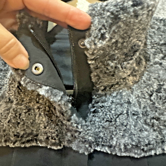 The North Face Ladies Zip Up Vest Size XS - Picture 8 of 13